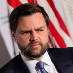 Ένας «τρελός» έσπασε τα παράθυρα στο σπίτι του αντιπροέδρου των ΗΠΑ