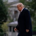 Ο Ντόναλντ Τραμπ διαβεβαίωσε ότι «οι σκοτωμοί έχουν σταματήσει» στο Ιράν – Ανοιχτό το ενδεχόμενο στρατιωτικής επέμβασης στη χώρα