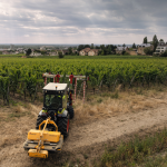 Τα νέα τρακτέρ Claas Nexos 2 CMATIC κάνουν «παιχνίδι» την εργασία σε δενδρώδεις - Profi