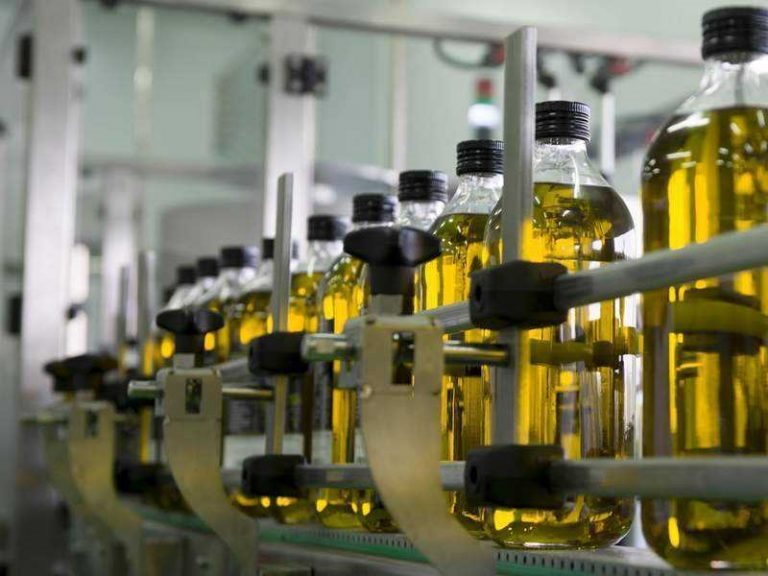 Φθηνός προμηθευτής πρώτης ύλης και καθόλου διαμορφωτής των τιμών ελαιολάδου η Ελλάδα