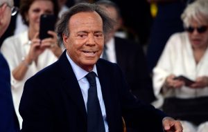 Στο αρχείο οι καταγγελίες σε βάρος του Χούλιο Ιγκλέσιας, λόγω έλλειψης δικαιοδοσίας της ισπανικής δικαιοσύνης