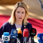 Κάγια Κάλας: «Η Κίνα και η Ρωσία επωφελούνται από την απειλή του Τραμπ για νέους δασμούς»