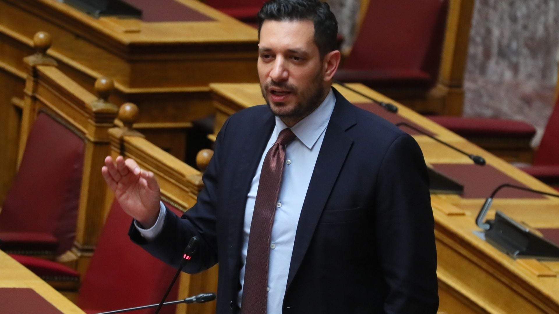 «Είσαι μεγάλος ψεύτης»! Χαμός πάλι στη Βουλή