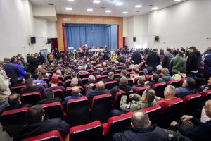 Πανελλαδική σύσκεψη των αγροτών στη Νίκαια: «Ναι» στον διάλογο με τον Κυριάκο Μητσοτάκη – Δεν θα γίνει συλλαλητήριο στο κέντρο της Αθήνας