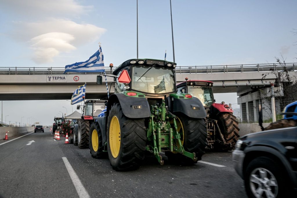 Ημέρα-ορόσημο για τα μπλόκα - Η κυβέρνηση ανακοινώνει τα «τελικά» μέτρα