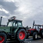 Νέο 48ωρο αποκλεισμών σε εθνικές και παραδρόμους – Οι αγρότες κλιμακώνουν, η κυβέρνηση πιέζεται