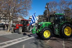 Σε συλλαλητήριο και πορεία με τρακτέρ προχωρούν αγρότες στα Χανιά
