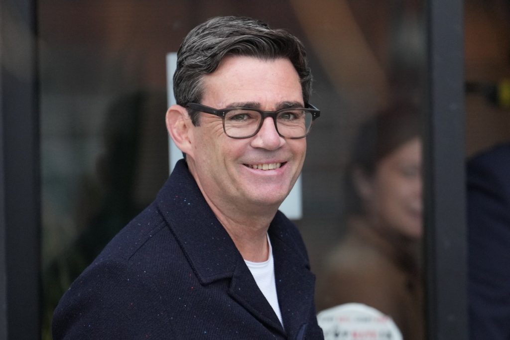 Βρετανία: Σε αναταραχή οι Εργατικοί για τον αποκλεισμό του Άντι Μπέρναμ