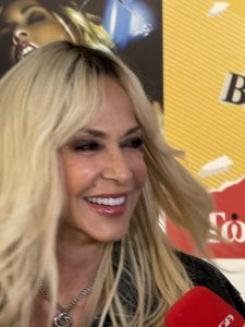 Άννα Βίσση: «Και ήθελα τόσα να σου πω» over the rainbow collection