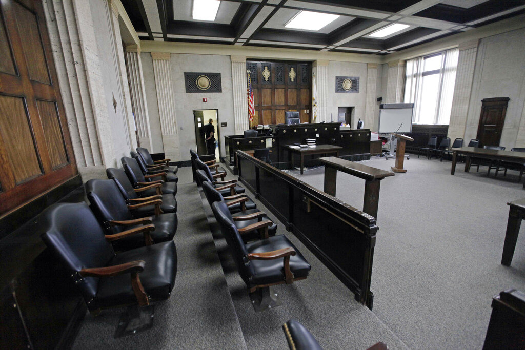 Άλβιν Χέλερσταϊν: Ο 92χρονος δικαστής που ορίστηκε να δικάσει τον Νικολάς Μαδούρο