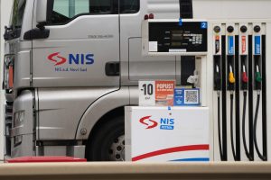 Σερβία: Συμφωνία για την πώληση της σερβικής βιομηχανίας πετρελαίου (NIS) στην ουγγρική MOL