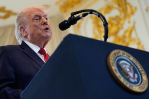 Τραμπ: Ο Σταρμερ να «συμμαζέψει την χώρα του» - ertnews.gr