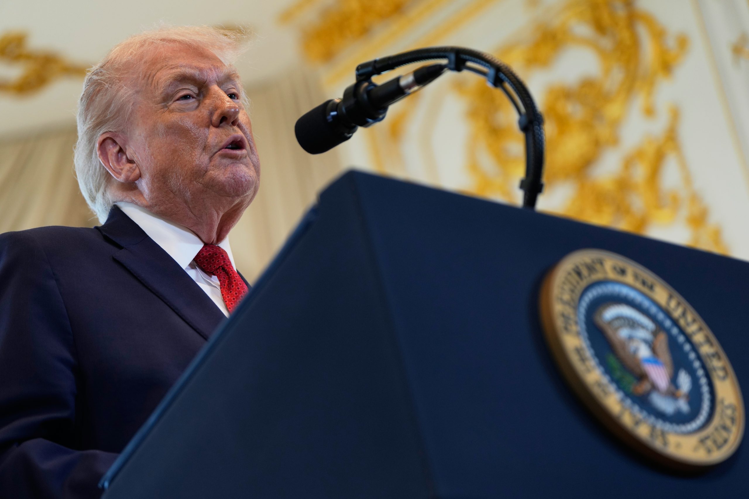 Τραμπ: Ο Σταρμερ να «συμμαζέψει την χώρα του» - ertnews.gr