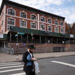 ΗΠΑ: Αυτοκίνητο έπεσε στην είσοδο συναγωγής στη Νέα Υόρκη - Δεν υπάρχουν τραυματίες - ertnews.gr