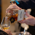 Ελληνικά αποστάγματα με ταυτότητα και χαρακτήρα στέκονται επάξια δίπλα σε διεθνείς κολοσσούς - Winetrails