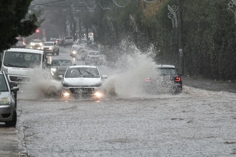 Σε εξέλιξη το κύμα κακοκαιρίας – Ισχυρές βροχές και καταιγίδες στην Αττική
