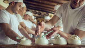 «Καμπανάκι» για την παραγωγή της burrata λόγω κλιματικής αλλαγής - Τυροκόμος