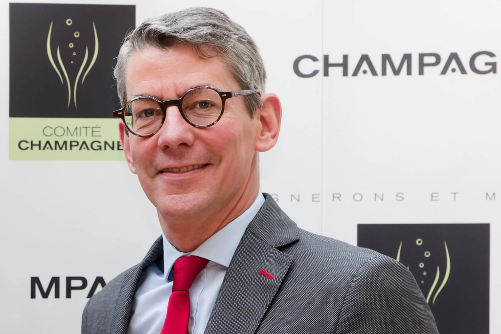 Ευρωπαϊκή διπλωματία συνιστούν οι Γάλλοι εξαγωγείς οίνων-σαμπάνιας στις απειλές Τραμπ για δασμούς 200%