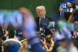 Αποκάλυψη Τραμπ: Μεγάλη αμερικανική δύναμη κατευθύνεται στο Ιράν