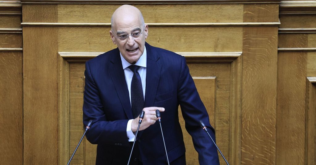 Βουλή: «Διόρθωση» Δένδια στην δήλωση του πρωθυπουργού!