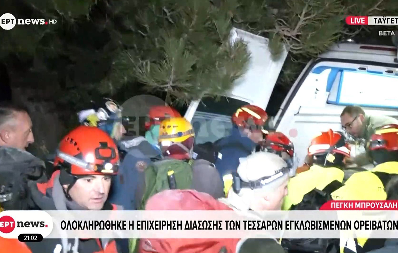 Ολοκληρώθηκε η επιχείρηση διάσωσης των ορειβατών στον Ταϋγετο – Τέσσερις τραυματίες