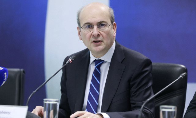 Εξειδίκευση μέτρων στήριξης έως  Πέμπτη, σκληρή γραμμή και από την κυβέρνηση με πρόστιμα για τα τρακτέρ