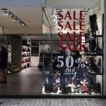 Ανοικτά τα καταστήματα σήμερα για τις χειμερινές εκπτώσεις – Ποιο είναι το ωράριο λειτουργίας