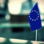 Η απλούστευση που ανοίγει τη στρόφιγγα του χρήματος στην ελληνική αγορά