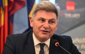 Διεγράφη από την ευρωομάδα του ΣΥΡΙΖΑ ο Νίκος Φαραντούρης