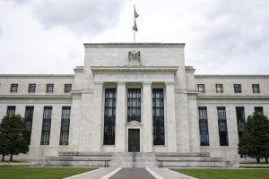 Ανακοινώνει την επιλογή του για νέο πρόεδρο Fed ο Ντοναλντ Τραμπ