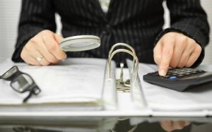 Επιχείρηση «Τα καμάκια» από την ΑΑΔΕ: Φοροδιαφυγή άνω των 300.000 ευρώ από γνωστό dating coach