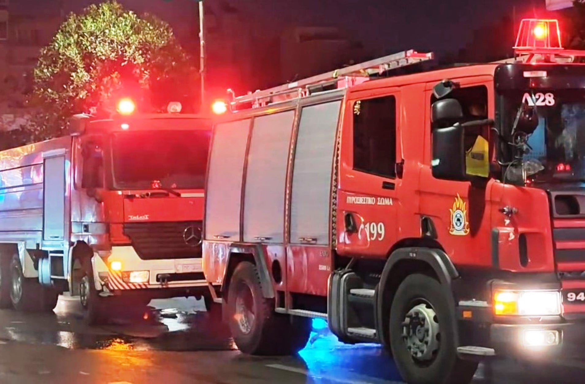 Φωτιά σε διαμέρισμα στο κέντρο της Αθήνας: Πληροφορίες για εγκλωβισμένους