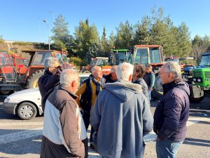 Προς «έντιμο συμβιβασμό» με μπλοκαρίσματα και… μετά  συνάντηση στο Μαξίμου