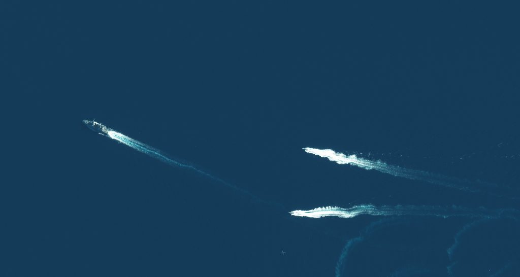 Έπιασαν δουλειά οι ελληνικοί δορυφόροι: Οι πρώτες εικόνες τους από το διάστημα και η έλευση της φρεγάτας «Κίμων»