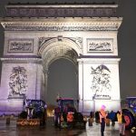 Τα τρακτέρ των αγροτών που διαδηλώνουν έφθασαν στον Πύργο του Άιφελ στο Παρίσι