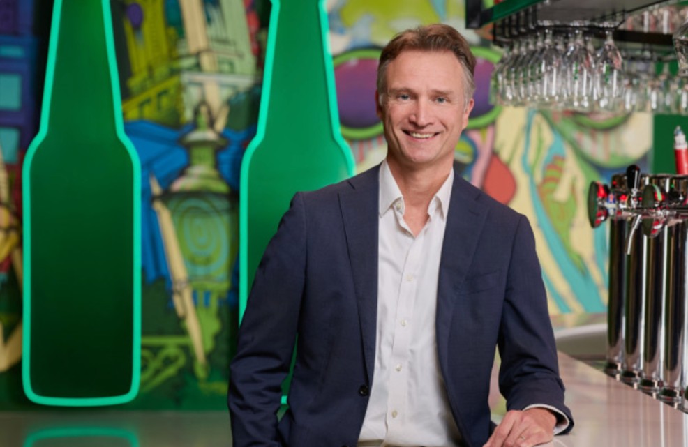 Παραίτηση του CEO της Heineken εν μέσω πωλήσεων και απαιτήσεων επενδυτών