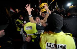 Εντείνεται η κρίση στο Ιράν: Η Ισλαμική Δημοκρατία «δεν θα υποχωρήσει», τόνισε ο Χαμενεΐ – Τεράστιες αντικυβερνητικές διαδηλώσεις