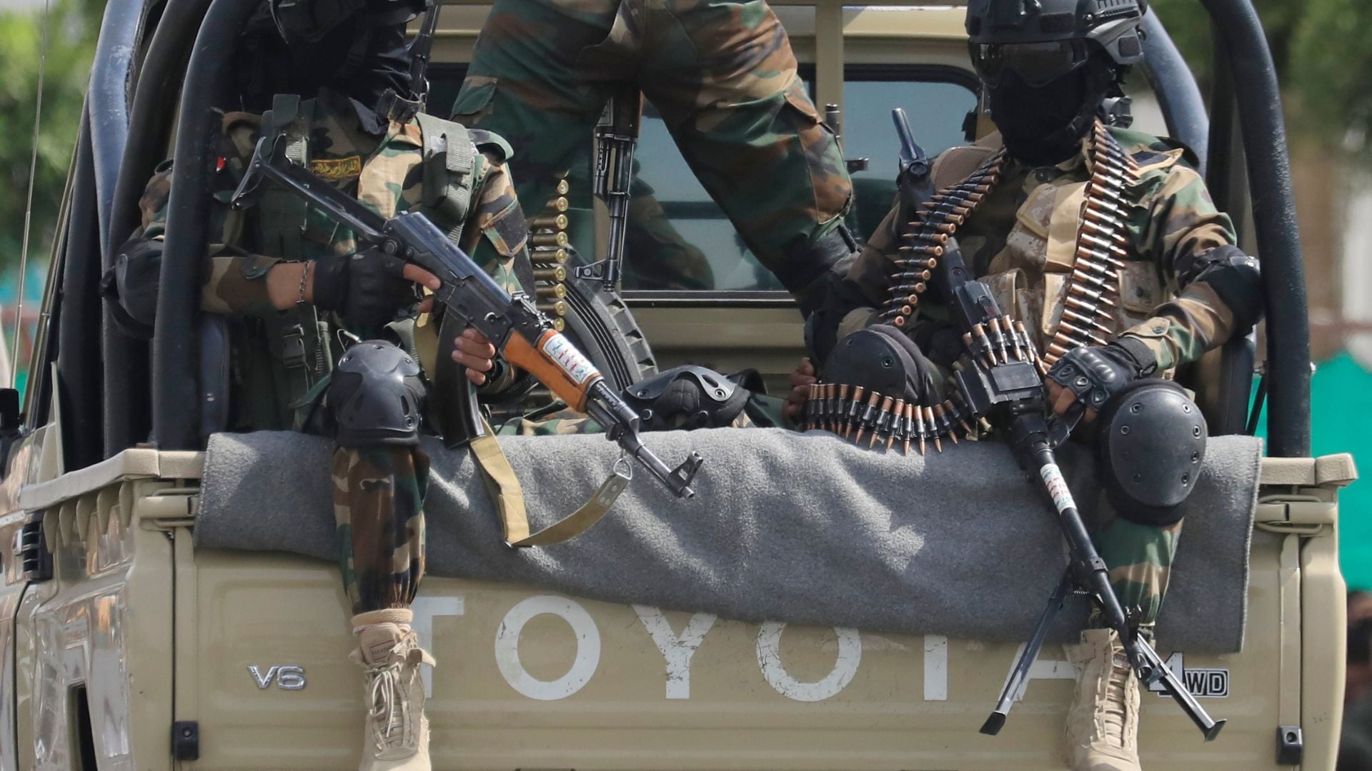 Συρία: «Φλέγεται» το Χαλέπι - Σφυροκόπημα των δυνάμεων του Τζολάνι στις κουρδικές συνοικίες