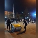 Ιράν: Ένας νεκρός σε σφοδρές συγκρούσεις διαδηλωτών με τις δυνάμεις ασφαλείας