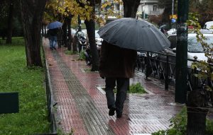 Νέα ραγδαία επιδείνωση του καιρού με επικίνδυνα φαινόμενα σε όλη τη χώρα