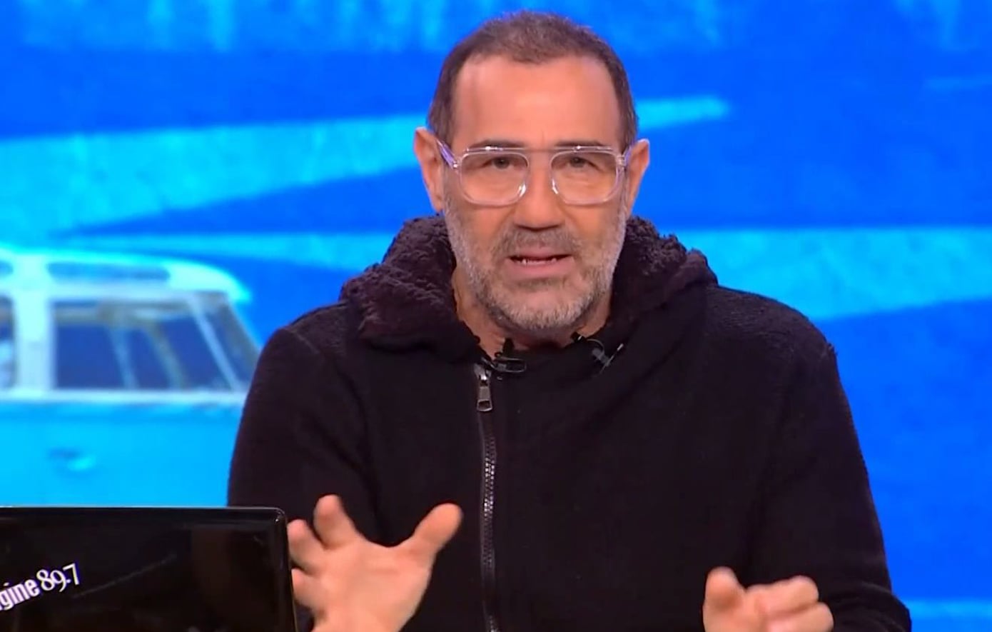 «Πυρά» Κανάκη κατά του «Survivor»: «Υπάρχει έστω και ένας άνθρωπος που κάθεται και το βλέπει, τώρα, αυτό το πράγμα;»