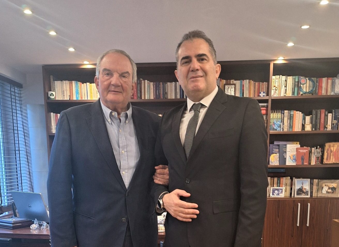 Στην Καλαμάτα για τους εορτασμούς της Πολιούχου Παναγίας Υπαπαντής ο Κώστας Καραμανλής – Αποδέχθηκε την πρόσκληση του Δημάρχου