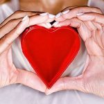 Οι άνδρες εμφανίζουν καρδιαγγειακές παθήσεις πολλά χρόνια πριν από τις γυναίκες