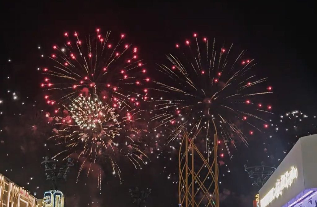 Άμπου Ντάμπι: Ρεκόρ Guinness με 62 λεπτά συνεχούς επίδειξης πυροτεχνημάτων