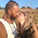 Οι φωτογραφίες του Περικλή Κονδυλάτου με τη γυναίκα που είναι δίπλα του εδώ και 4 χρόνια