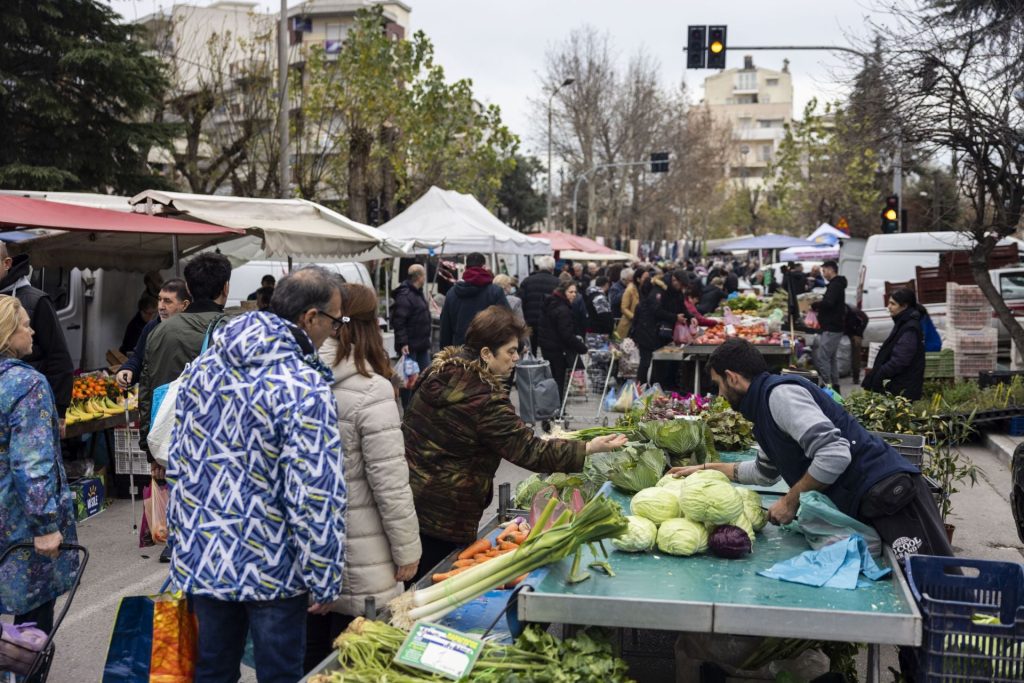 «Δεν πάει άλλο» - Απεργία διαρκείας στις λαϊκές αγορές ανοίγει νέο μέτωπο για την κυβέρνηση