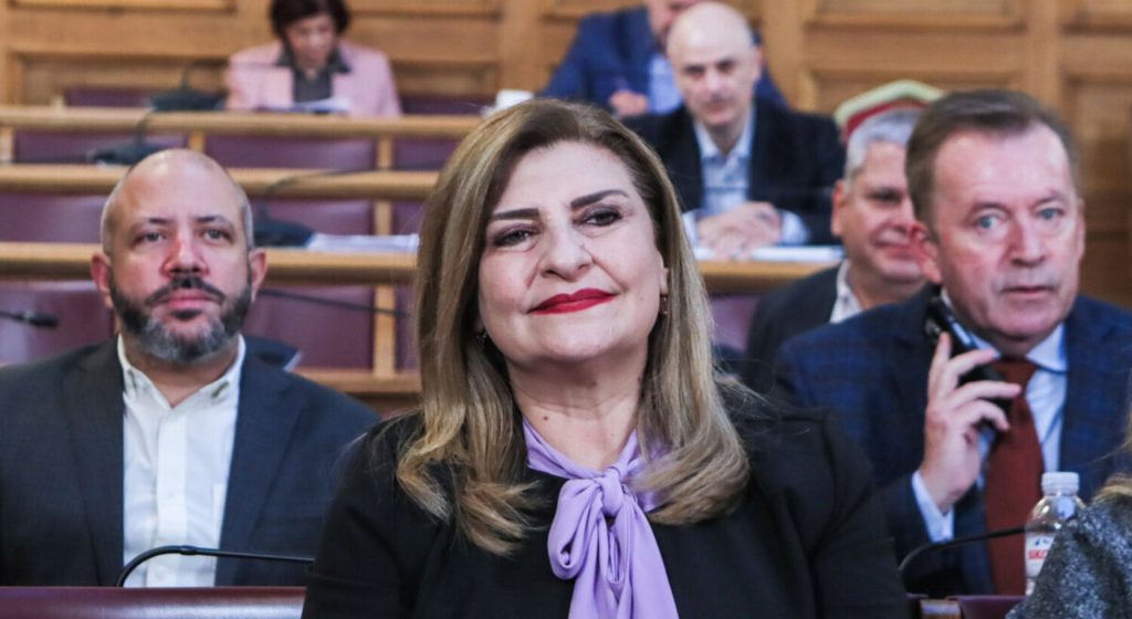 Καταγγελίες Λιακούλη ότι σπαταλώνται 2εκ.€ σε καμπάνια για την ευλογιά • Έλληνας Αγρότης