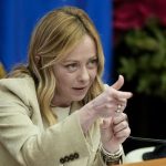 Μελόνι: «Δεν πιστεύω ότι υπάρχει πιθανότητα να πραγματοποιηθεί αμερικανική στρατιωτική επέμβαση στη Γροιλανδία»