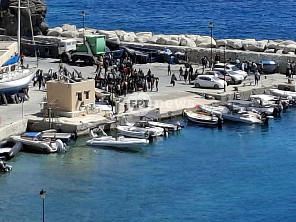 Νέα άφιξη μεταναστών στη Γαύδο: 44 άτομα βγήκαν σε παραλία – Ξεπερνούν τους 510 οι συγκεντρωμένοι στην Αγιά