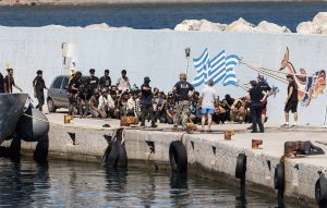 Εντοπισμός 34 μεταναστών που αποβιβάστηκαν στους Καλούς Λιμένες στο Ηράκλειο